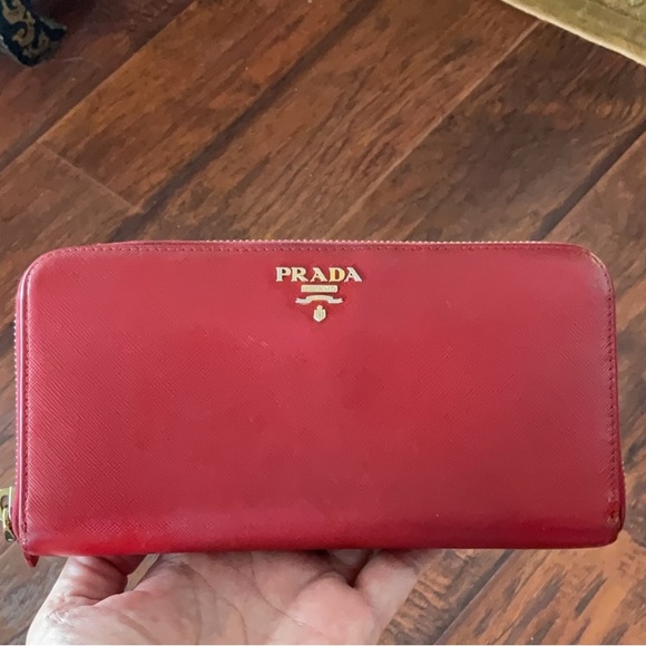 Prada SALE $99 RED Leather Zippy Wallet - Picture 4 of 11